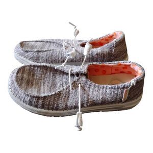 Hey Dude Wendy Stretch Peach Bud Slip On Shoes Size 8
